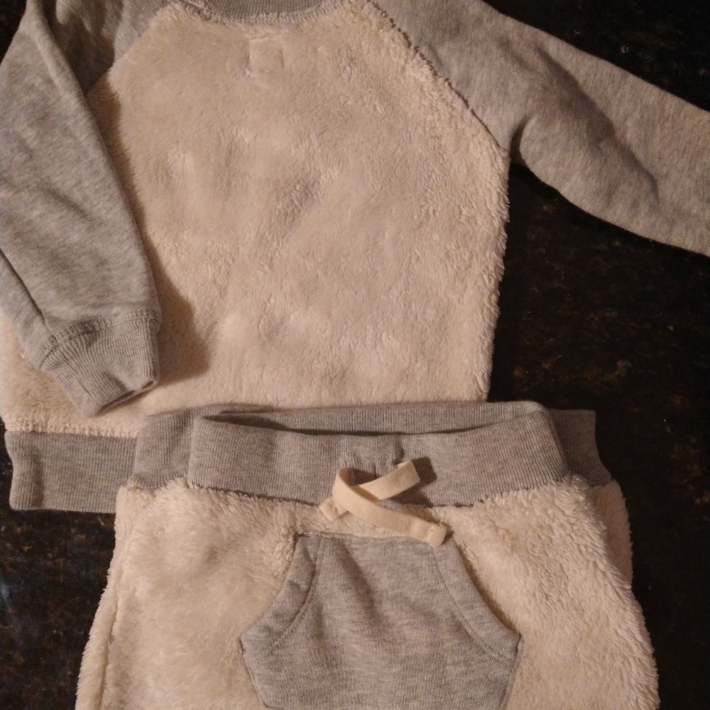 BABY GAP 2 piece fleece size 12 month